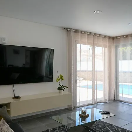 Luz 37 - Jacuzzi Terrace & Swimming Pool Villa Albufeira