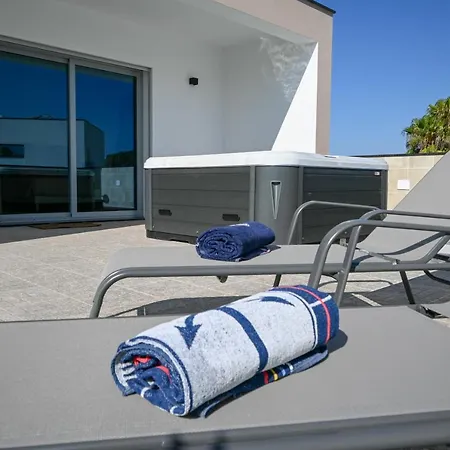 Luz 37 - Jacuzzi Terrace & Swimming Pool * Albufeira