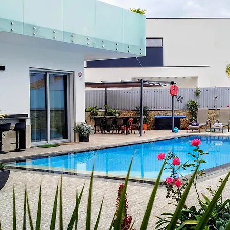 Luz 37 - Jacuzzi Terrace & Swimming Pool فيلة البوفيرا