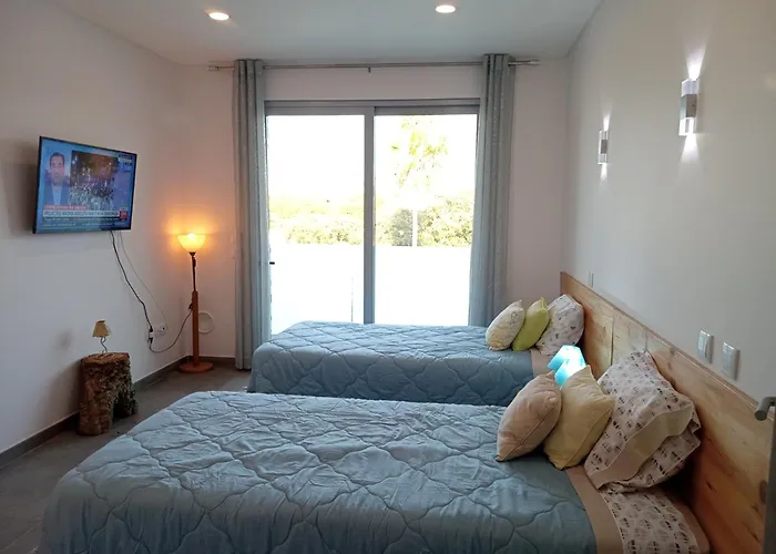 Luz 37 - Jacuzzi Terrace & Swimming Pool Вилла Албуфейра