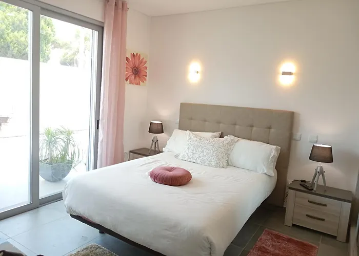Luz 37 - Jacuzzi Terrace & Swimming Pool Албуфейра