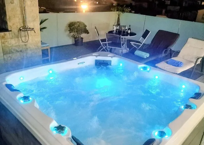Luz 37 - Jacuzzi Terrace & Swimming Pool Вилла Албуфейра